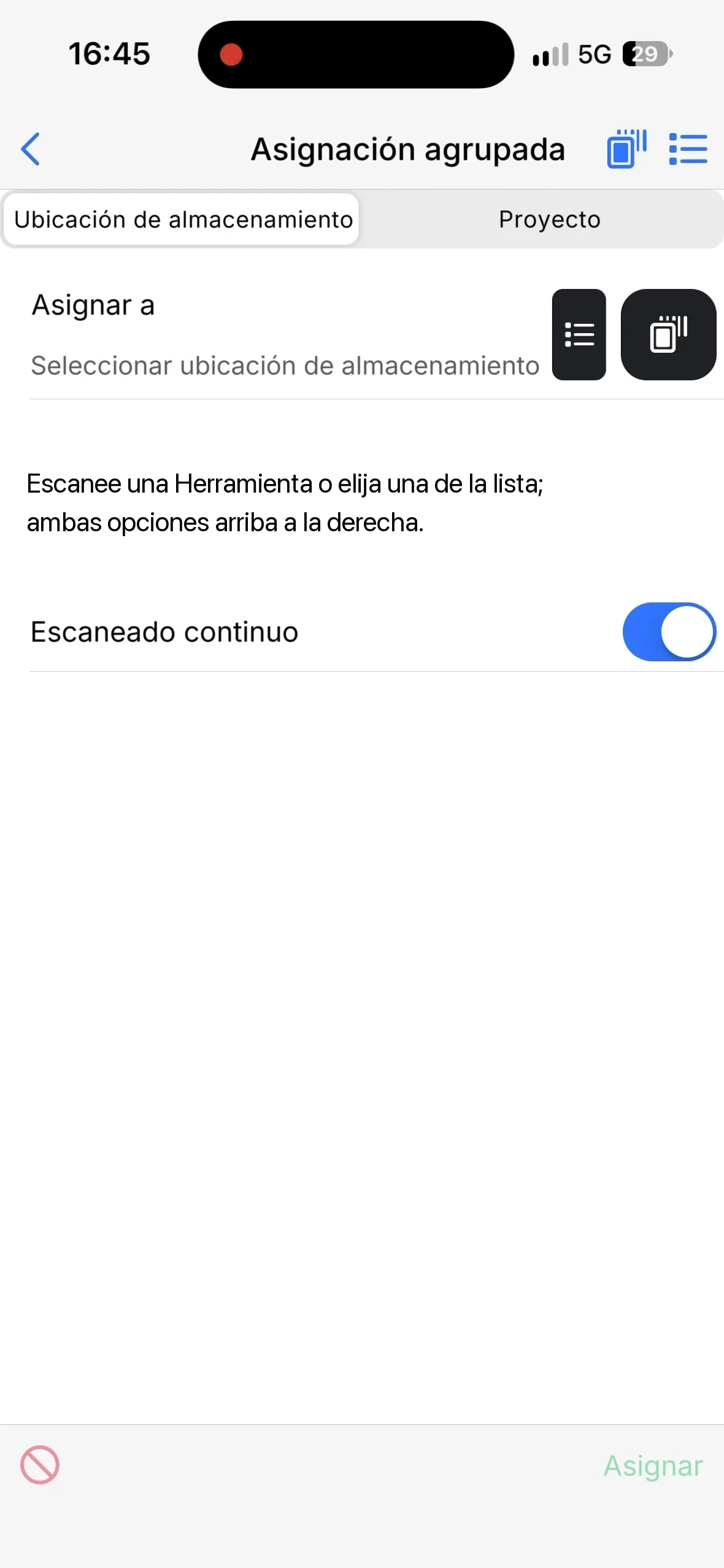 La pantalla Asignación agrupada con la pestaña Ubicación de almacenamiento y el campo Asignar a